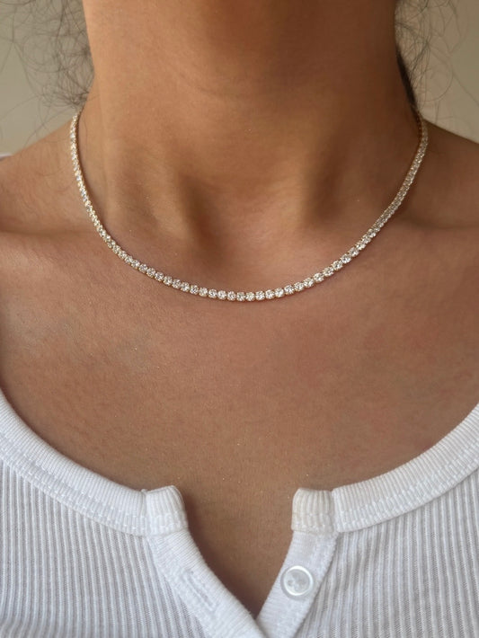 Tenisový náhrdelník